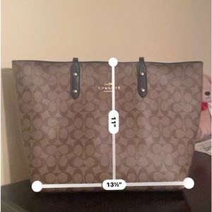 Coach Town Tote in Signature Canvas
